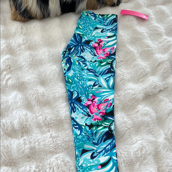 Lilly Pulitzer Kids Leggings - Picture 4 of 6